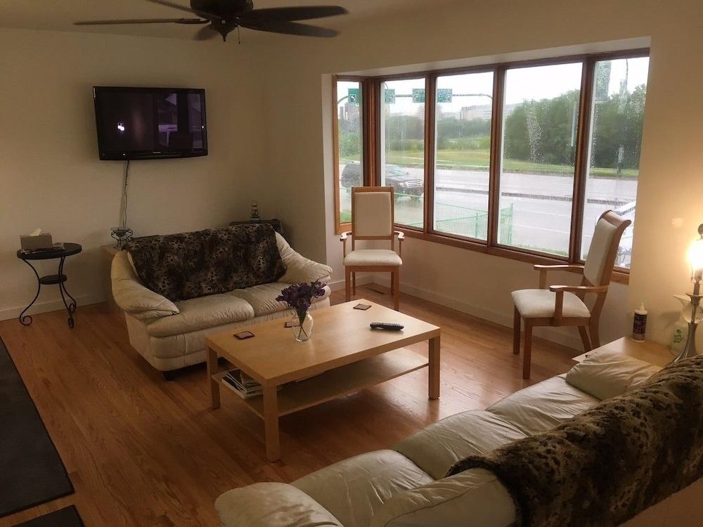 The Inn On College Saskatoon Extérieur photo
