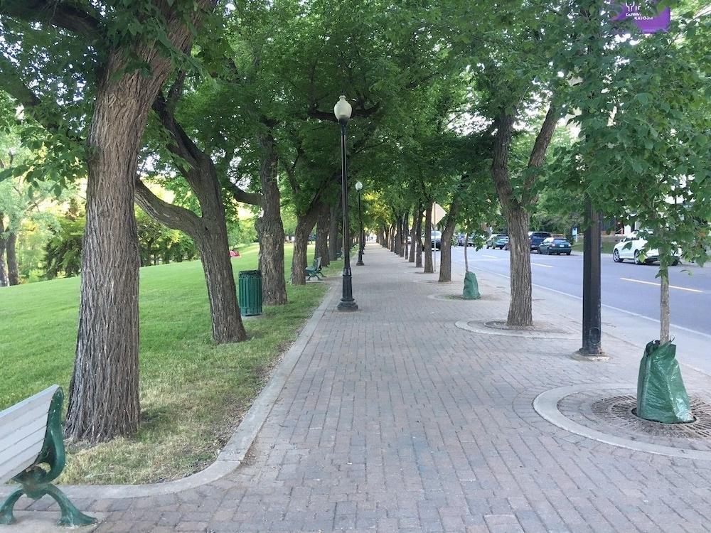 The Inn On College Saskatoon Extérieur photo