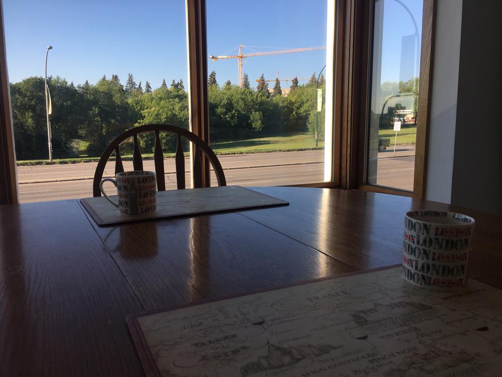 The Inn On College Saskatoon Extérieur photo